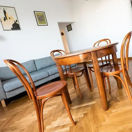 Plac Wilsona 2-bedroom By Bookinghost *