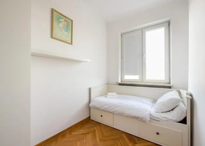 Plac Wilsona 2-bedroom By Bookinghost *