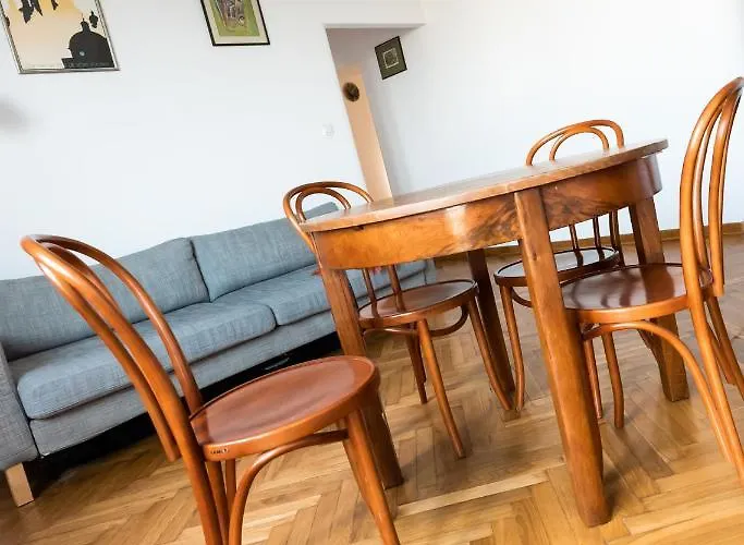 Plac Wilsona 2-bedroom By Bookinghost *